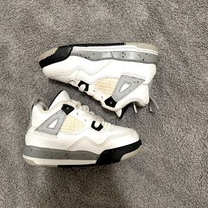 Air Jordan’s 4 retro